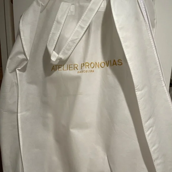 Beautiful dress in perfect condition - Picture 4 of 7